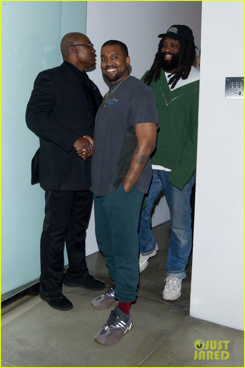 kanye west grabs dinner with friends in beverly hills 014041841