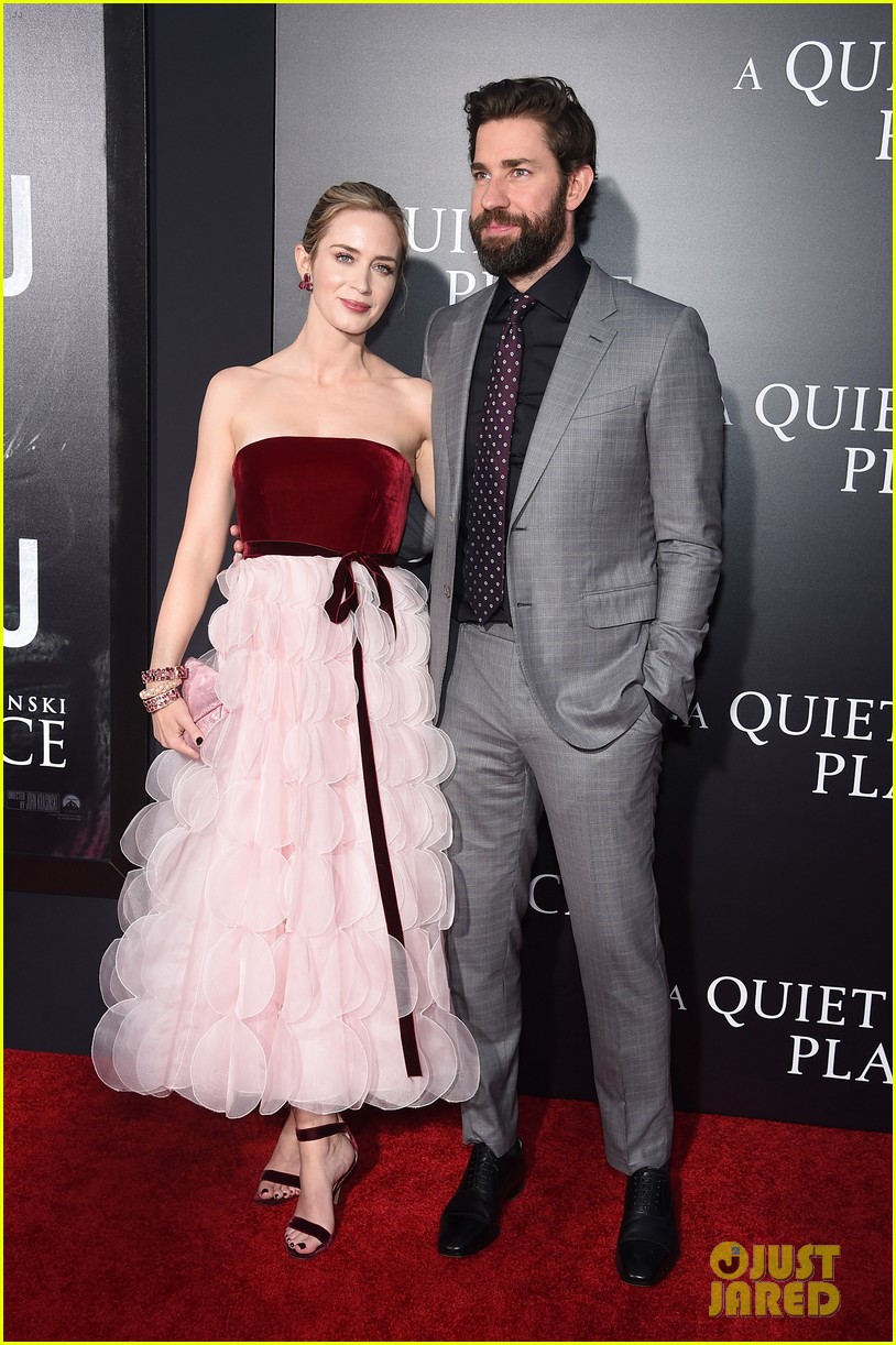 Emily Blunt & John Krasinski Proudly Premiere 'A Quiet Place' Photo