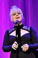 kelly clarkson performs at taste for a cure gala 04