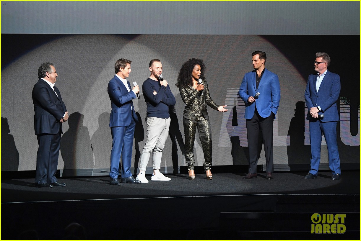 henry cavill angela bassett tom cruise bring impossible 6 to cinemacon17