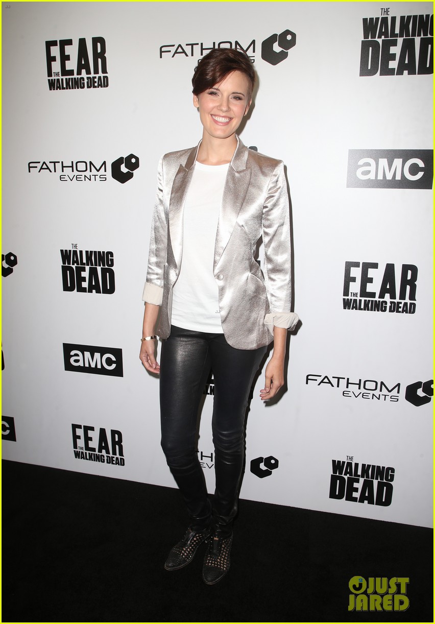 jenna elfman maggie grace more join forces at the walking deads survival sunday 204065824