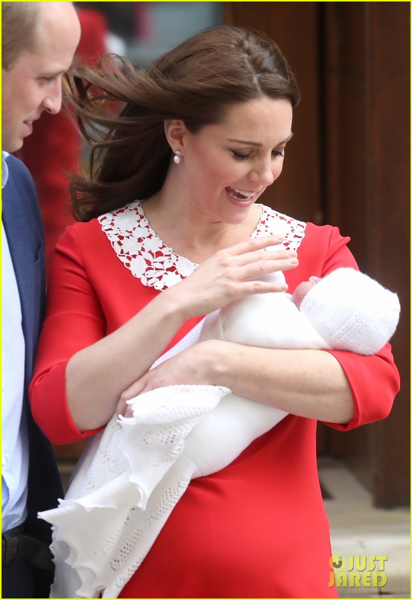 first photos royal baby kate middleton prince william 074070763
