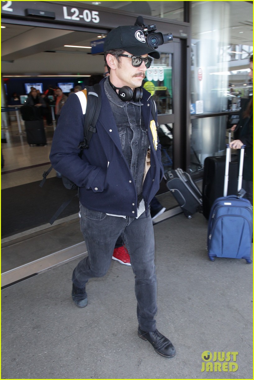 james franco makes a low key arrival at lax airport 034064244