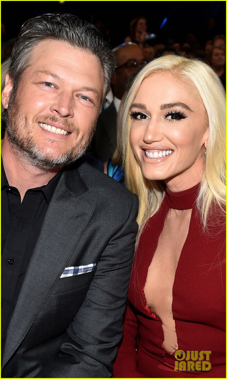 Gwen Stefani & Blake Shelton Couple Up at the ACM Awards 2018! Photo