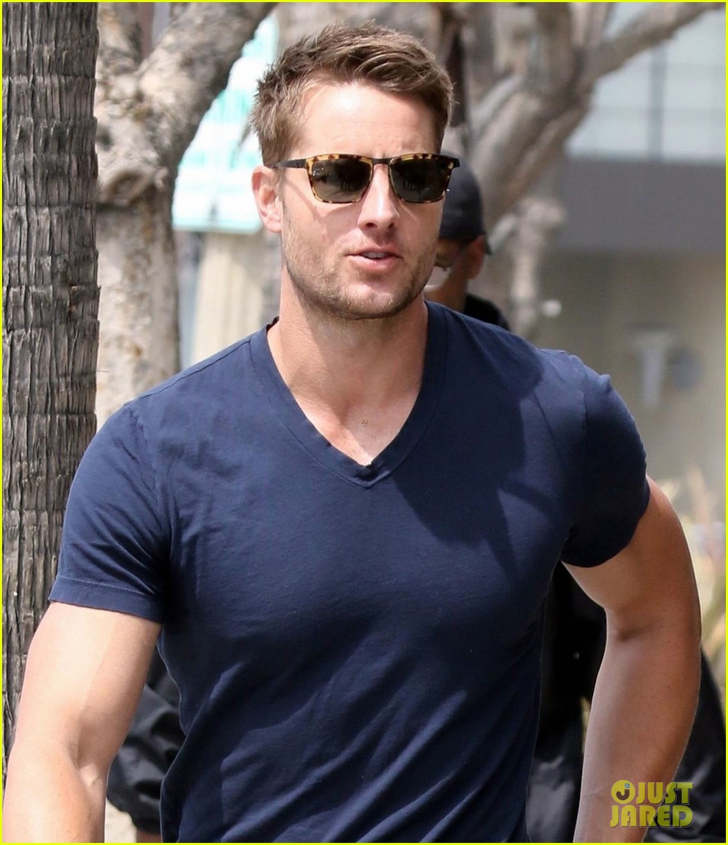 justin hartley shares sweet birthday message for sterling k brown2 044061060