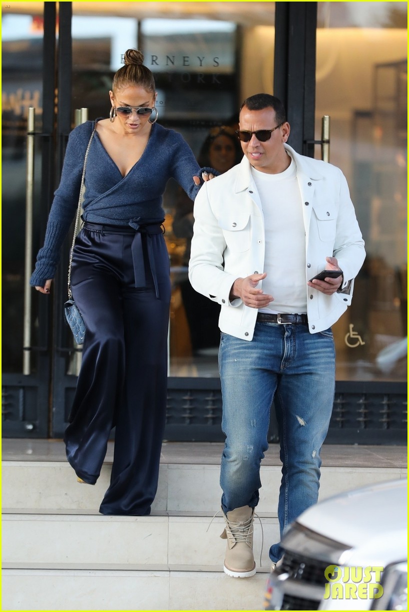 jennifer lopez alex rodriguez take their daughters shopping in beverly hills 014059780