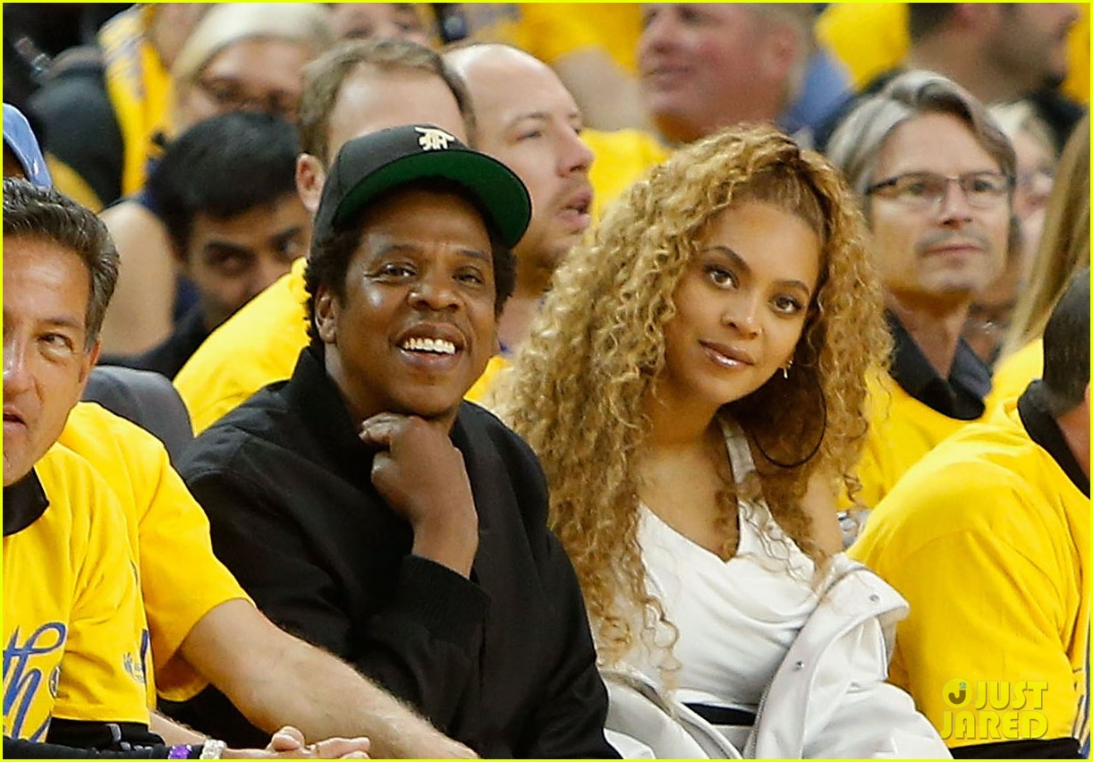 Beyonce & JayZ Have a Court Side Date Night at Warriors Game! Photo