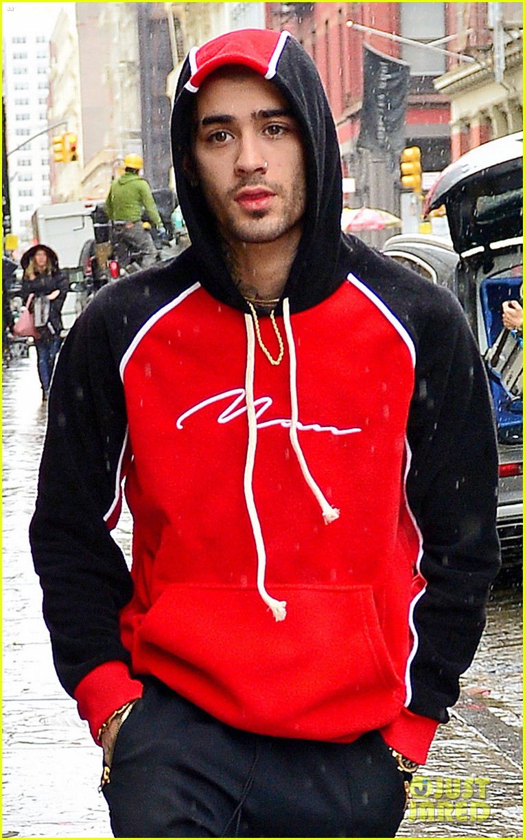 zayn malik leaves gigi hadids apartment in same clothes as day before 034068085