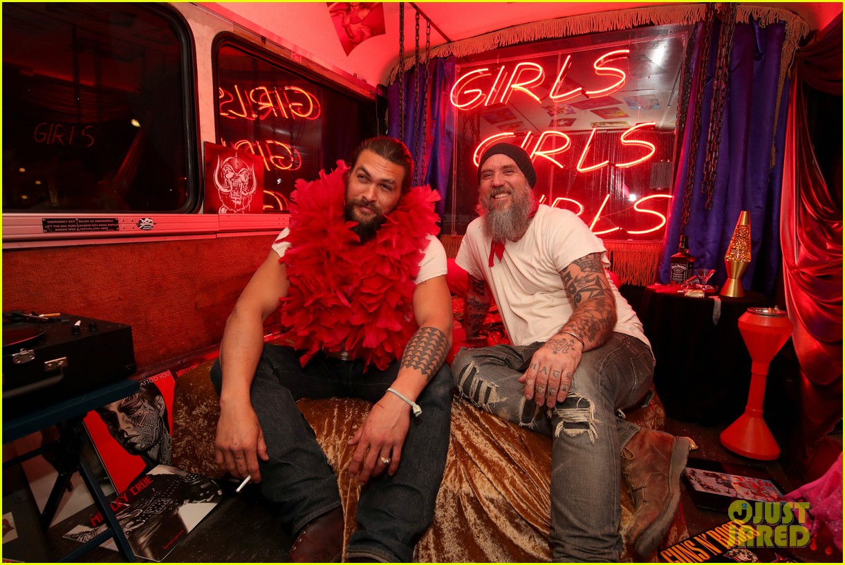 jason momoa checks out rock n roll holy land in weho 104062671