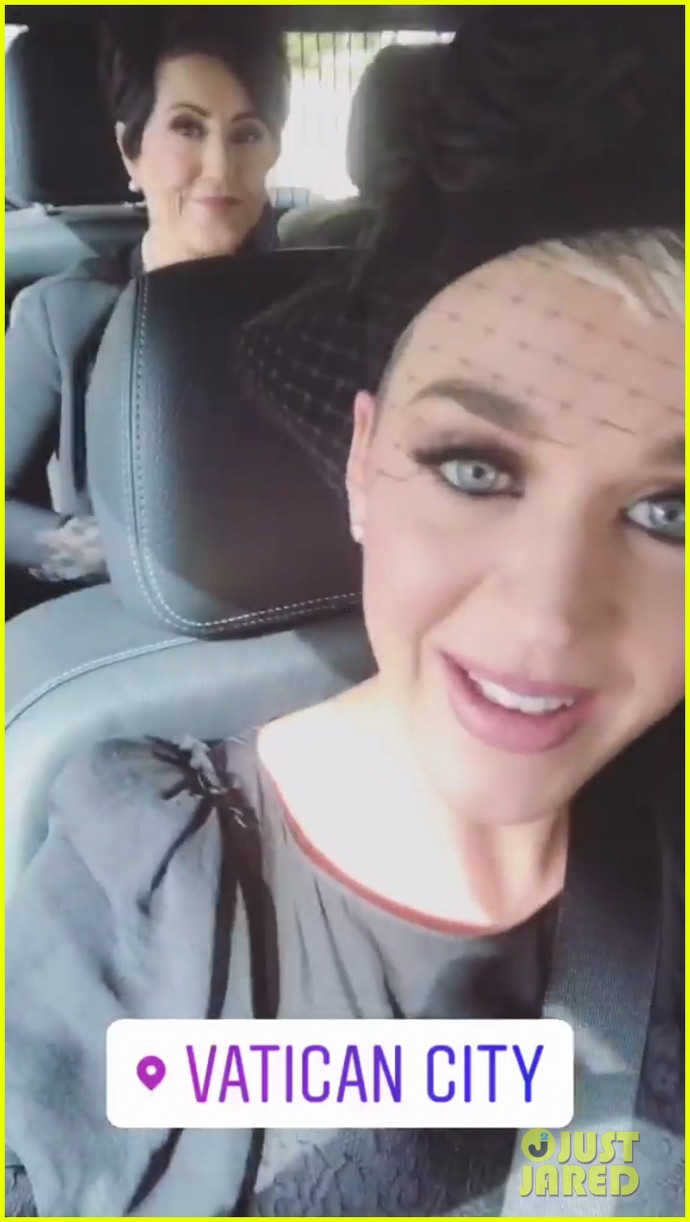 Katy Perry & Orlando Bloom Meet the Pope in Vatican City! Photo