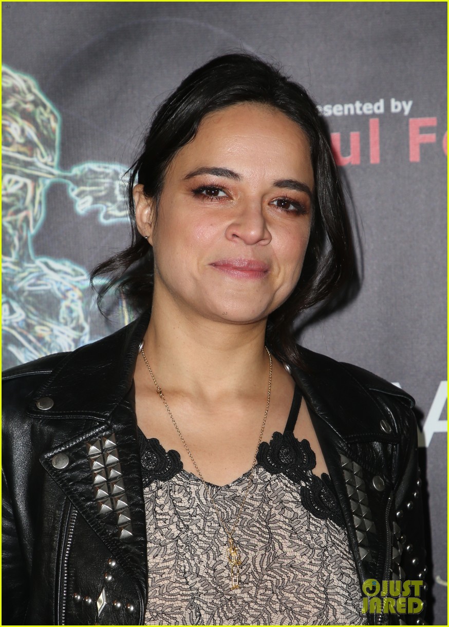 michelle rodriguez gets honored at artemis awards gala 2018 01
