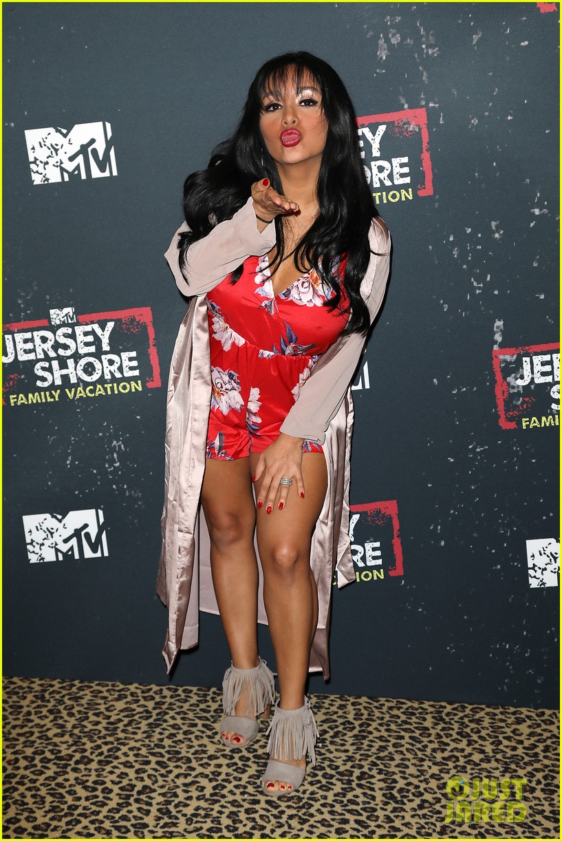 jersey shore cast brings family vacation to nyc 184060170