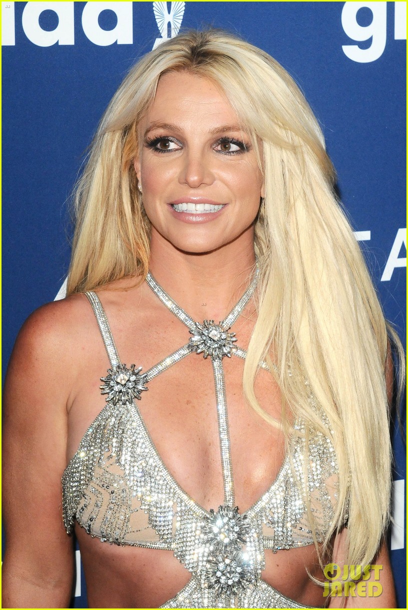 britney spears shines at glaad media awards 014063603