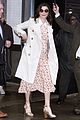 pregnant rachel weisz covers baby bump with pretty floral dress 04