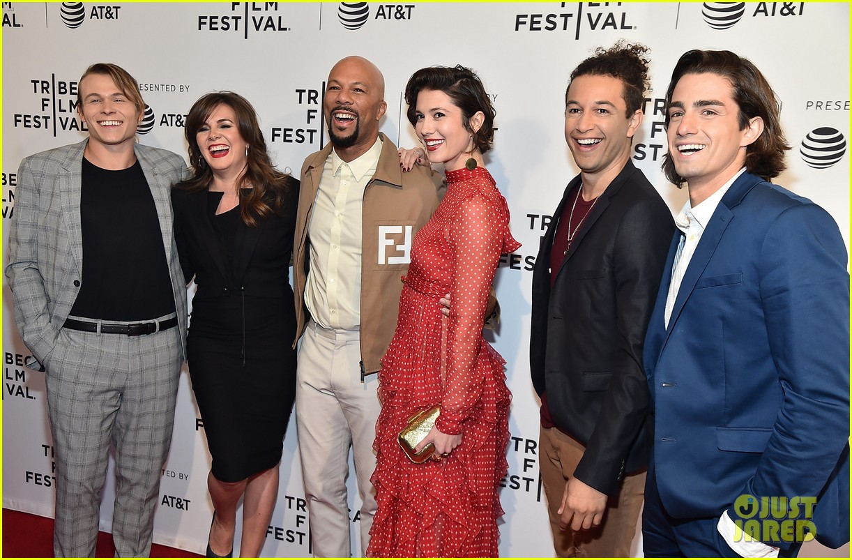 mary elizabeth winstead common premiere all about nina at tribeca film festival 2018 04