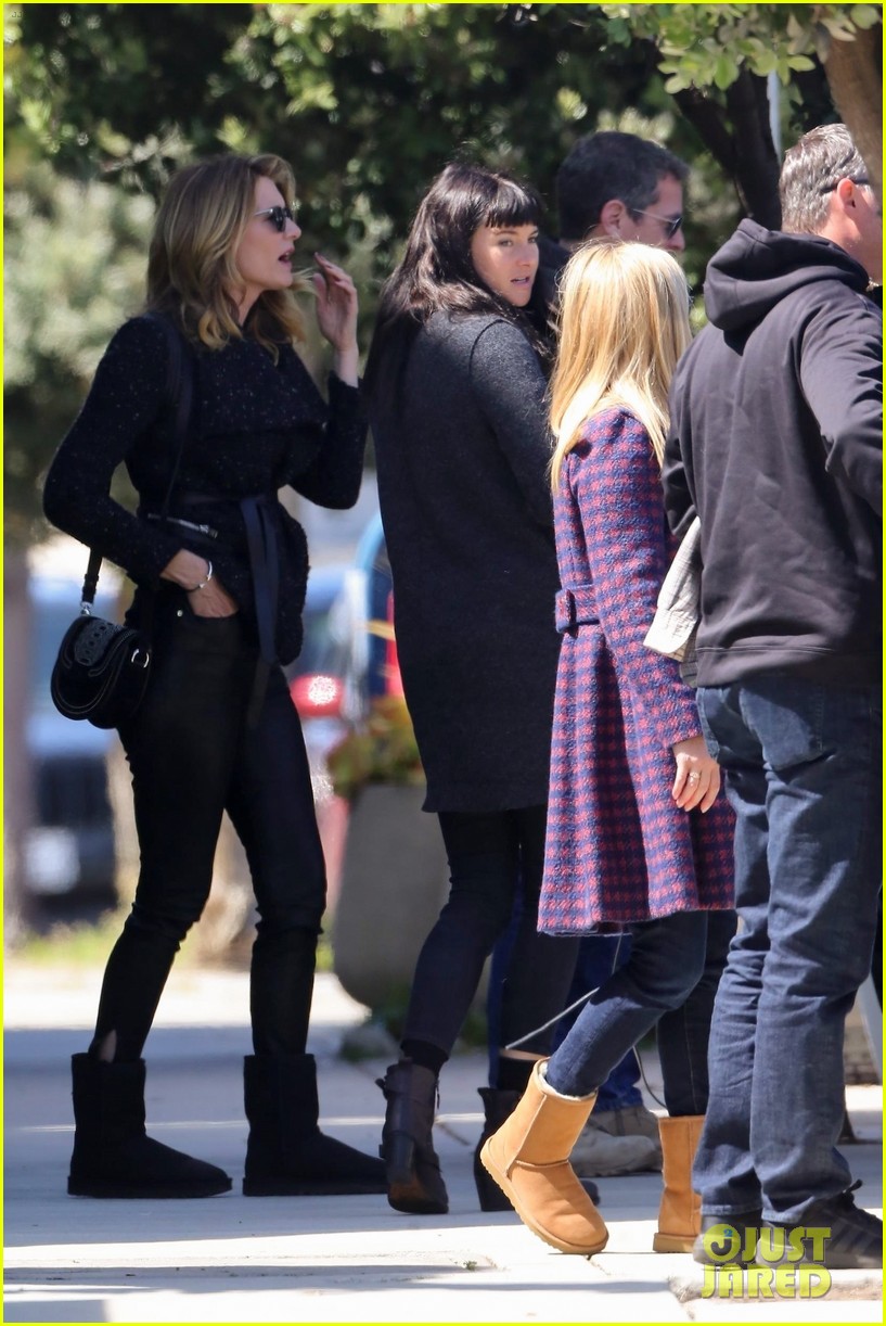 reese witherspoon big little lies co stars break for lunch on set 224066945