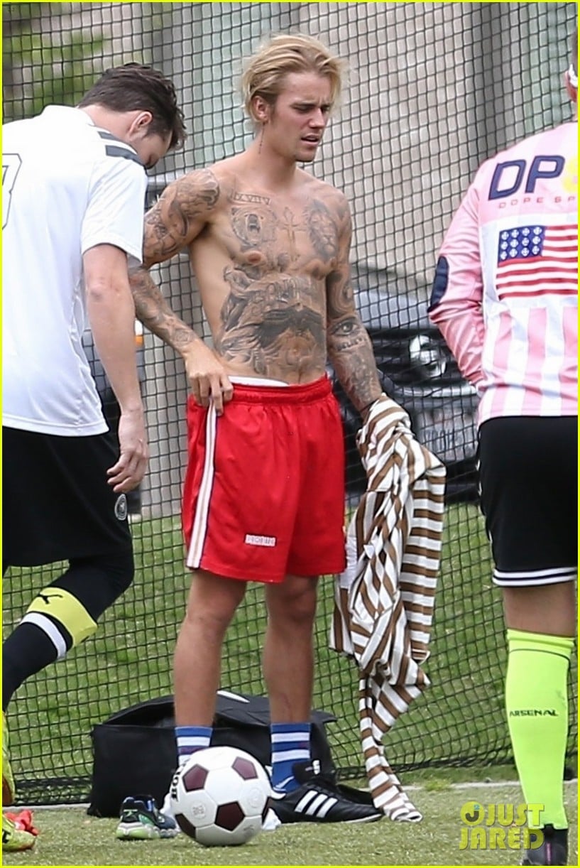 Justin Bieber Goes Shirtless During Weekend Soccer Game! Photo 4081682