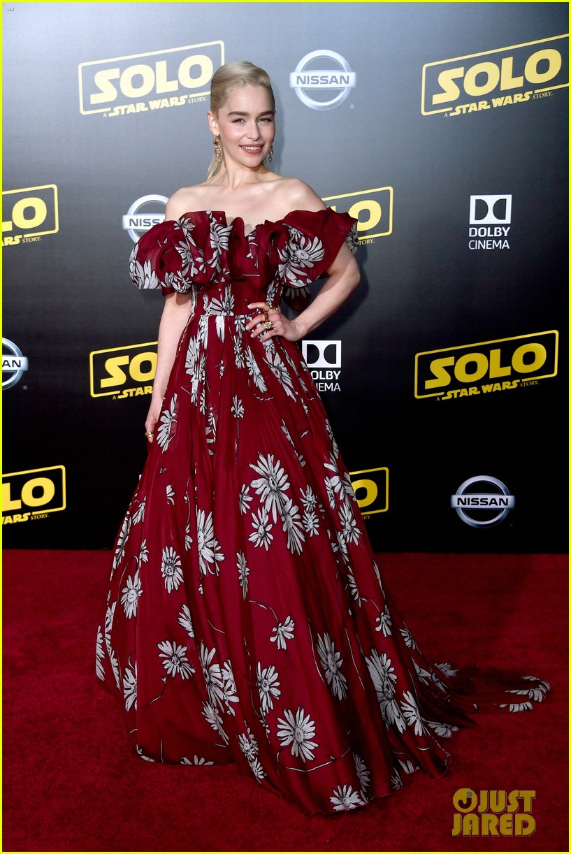 emilia clarke thandie newton solo a star wars story premiere breathtaking dresses 204080759