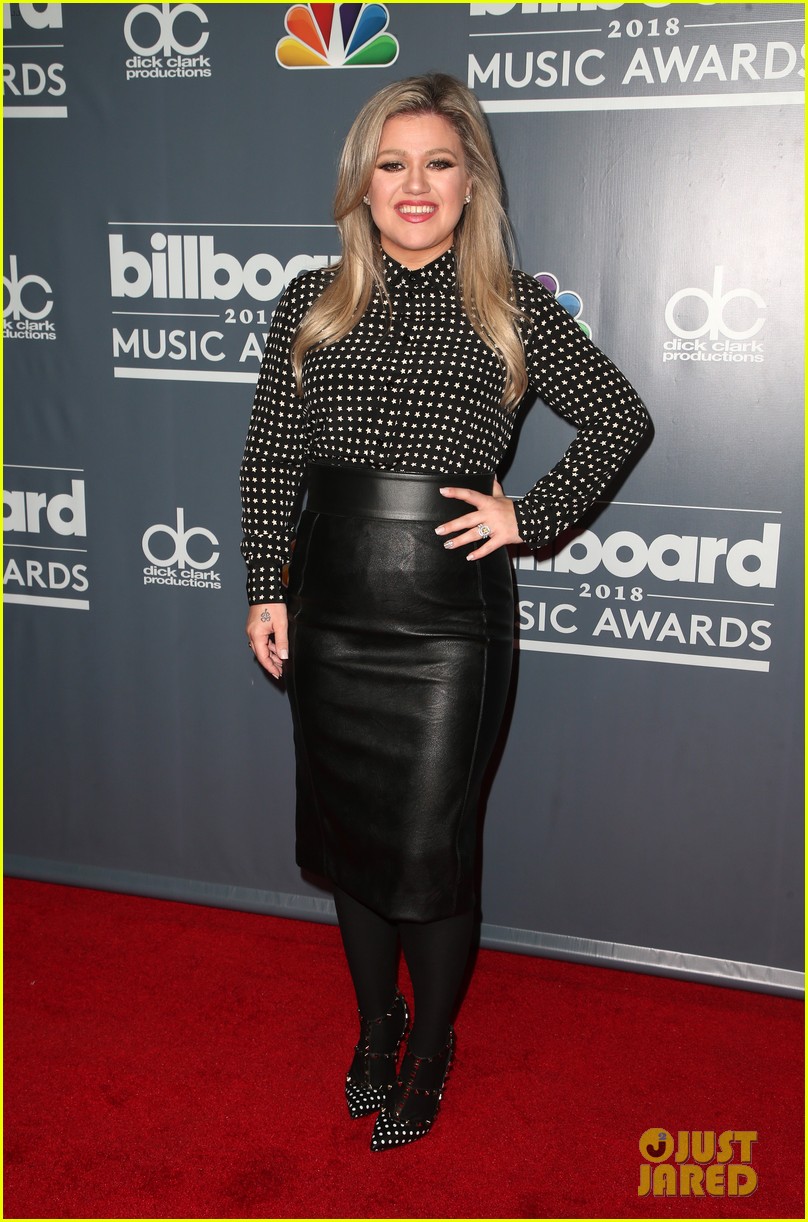 Kelly Clarkson is Gearing Up for Billboard Music Awards 2018 Hosting