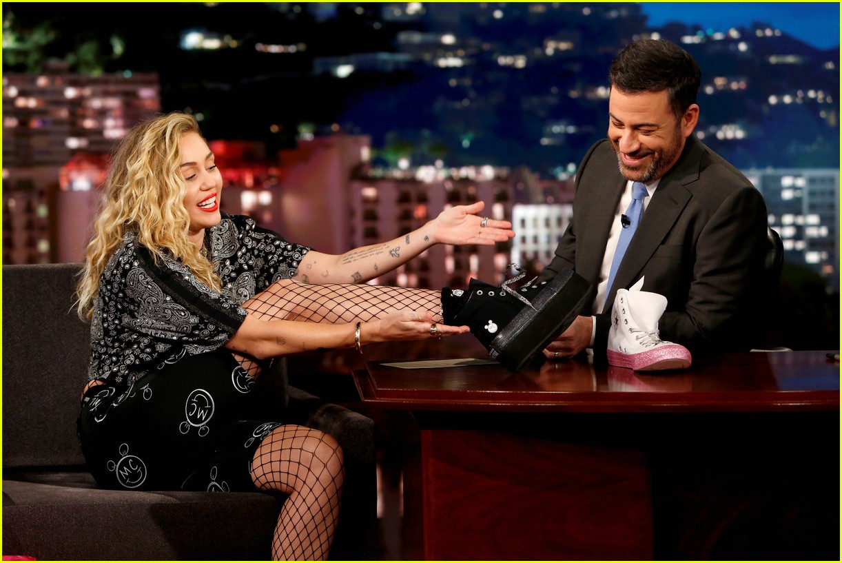 Miley Cyrus Opens Up About Controversial 'Vanity Fair' Photo (Video): Photo 4075980 | Jimmy Kimmel, Miley Cyrus Photos | Just Jared: Entertainment News