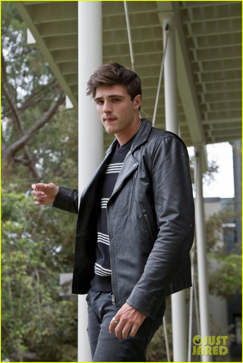 get to know kissing booth jacob elordi with 10 fun facts exclusive 014081935