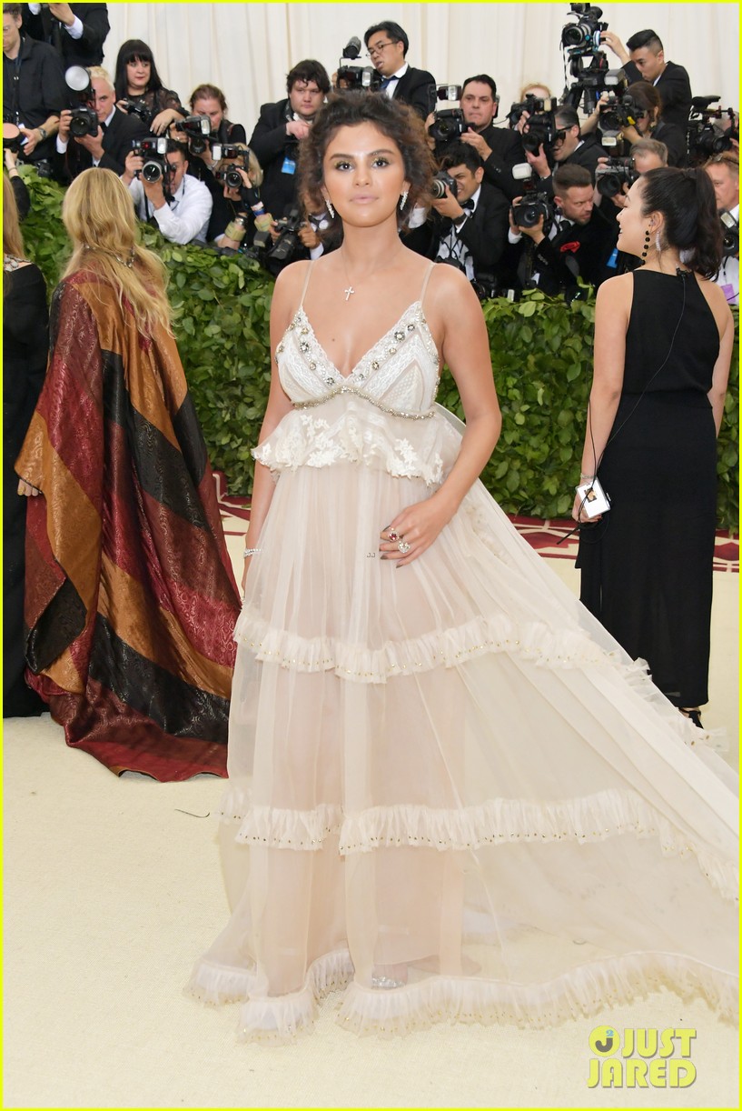 Selena Gomez Looks Heavenly in Sheer Gown at Met Gala 2018: Photo