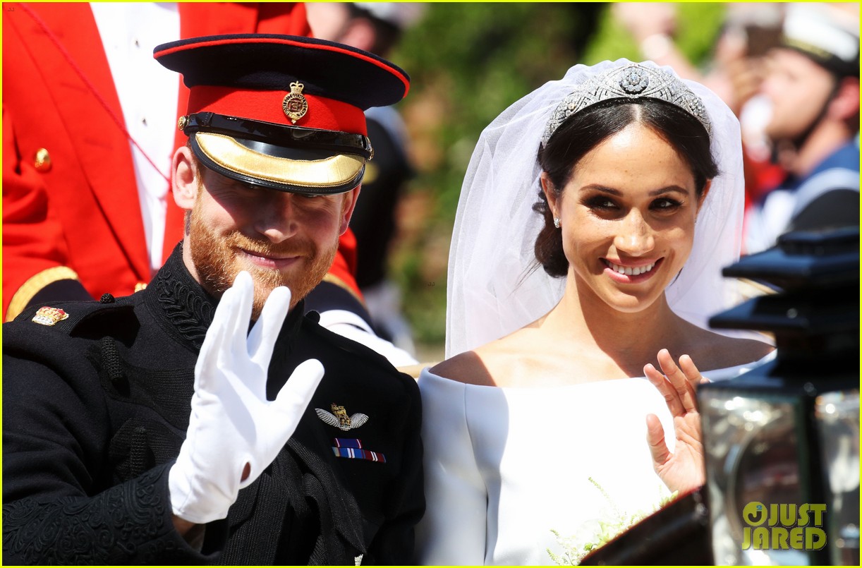 Prince Harry & Meghan Markle Share First Kiss as Newlyweds! Photo