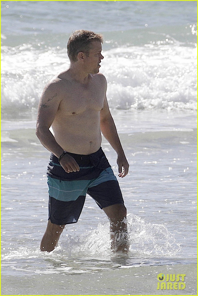 Chris Hemsworth & Matt Damon Go Shirtless at the Beach Photo 4093335
