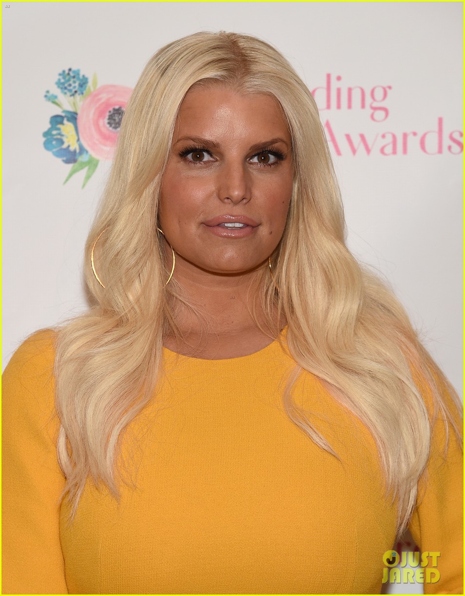jessica simpson outstanding mothers awards 044081309