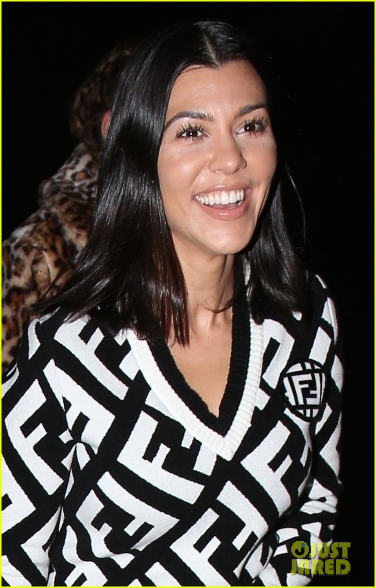 Kourtney Kardashian Flaunts Super Toned Abs at the Spa! Photo 4085016