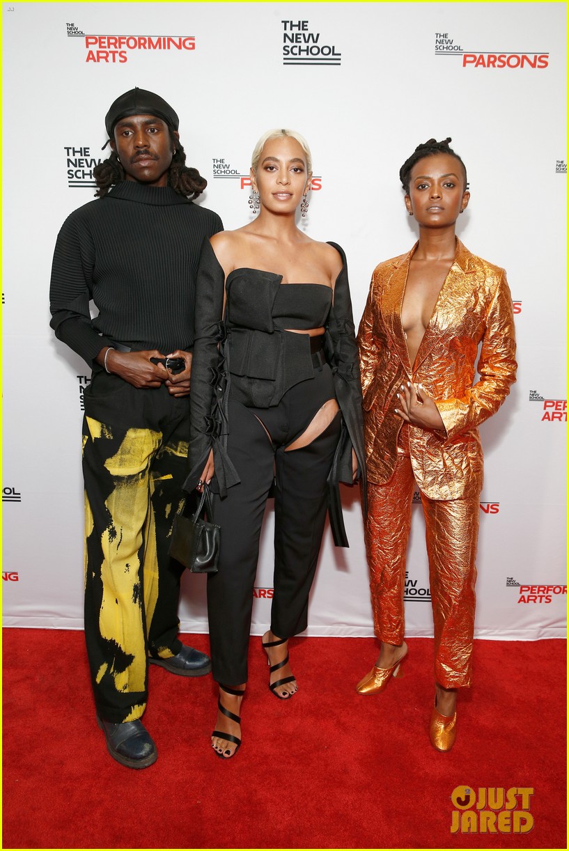 solange knowles gets honored at parsons benefit in nyc 054088689