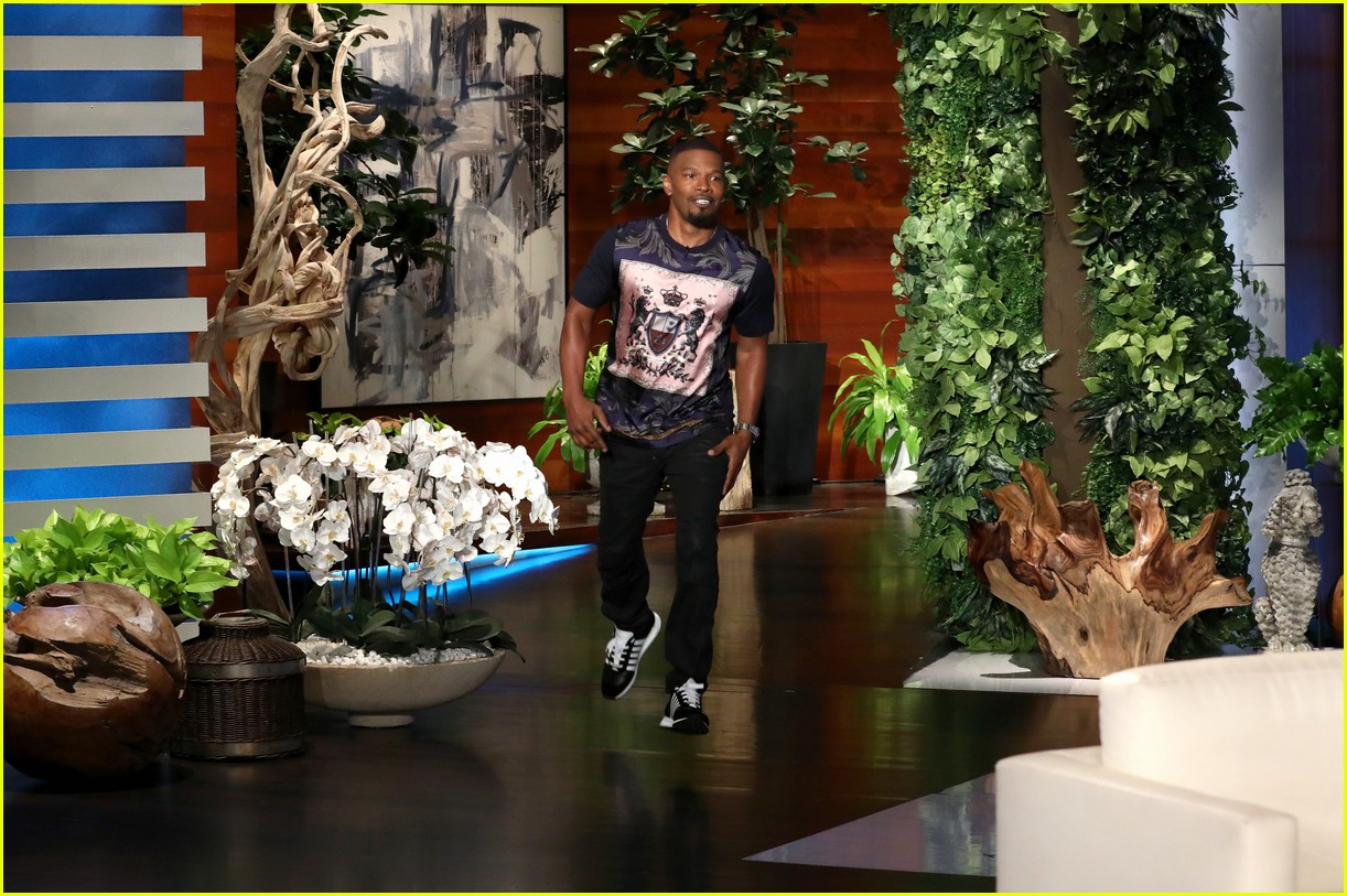 Kristen Bell Addresses 'Frozen' Rumors While Guest Hosting 'Ellen ...