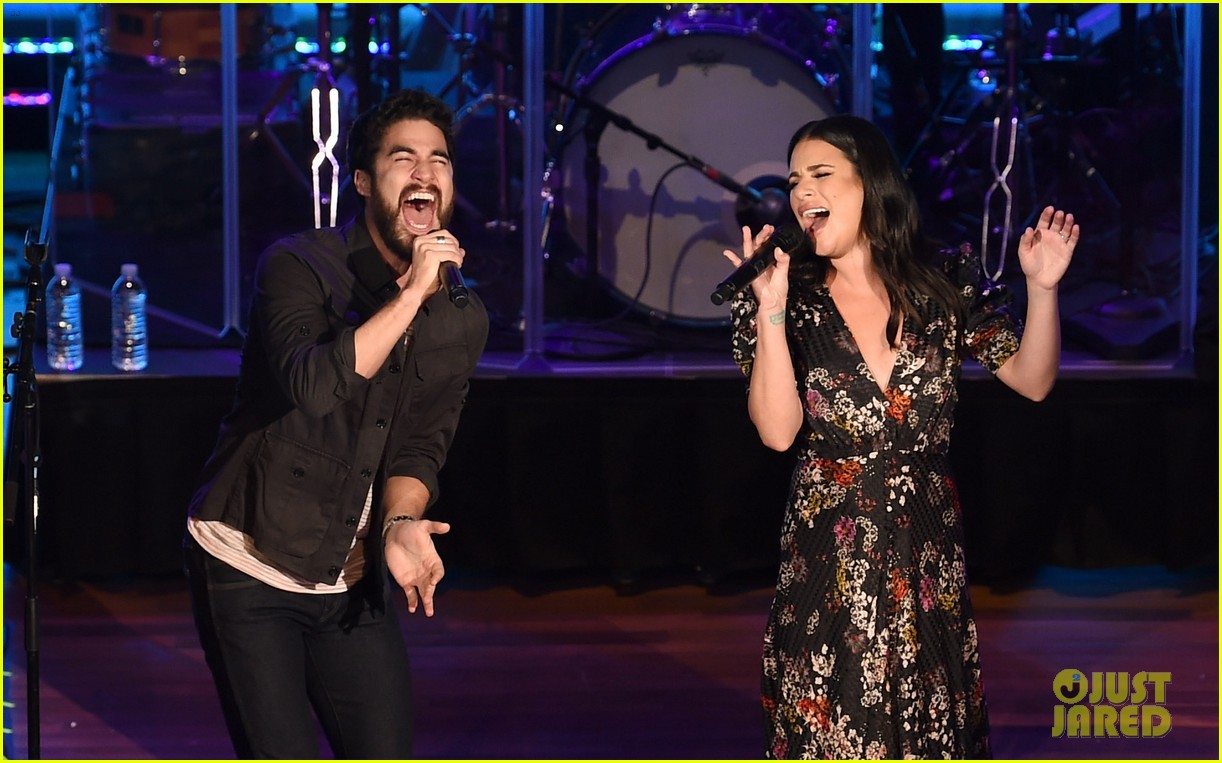 Lea Michele & Darren Criss Kick Off 'LM/DC Tour' in Nashville! Photo(02)