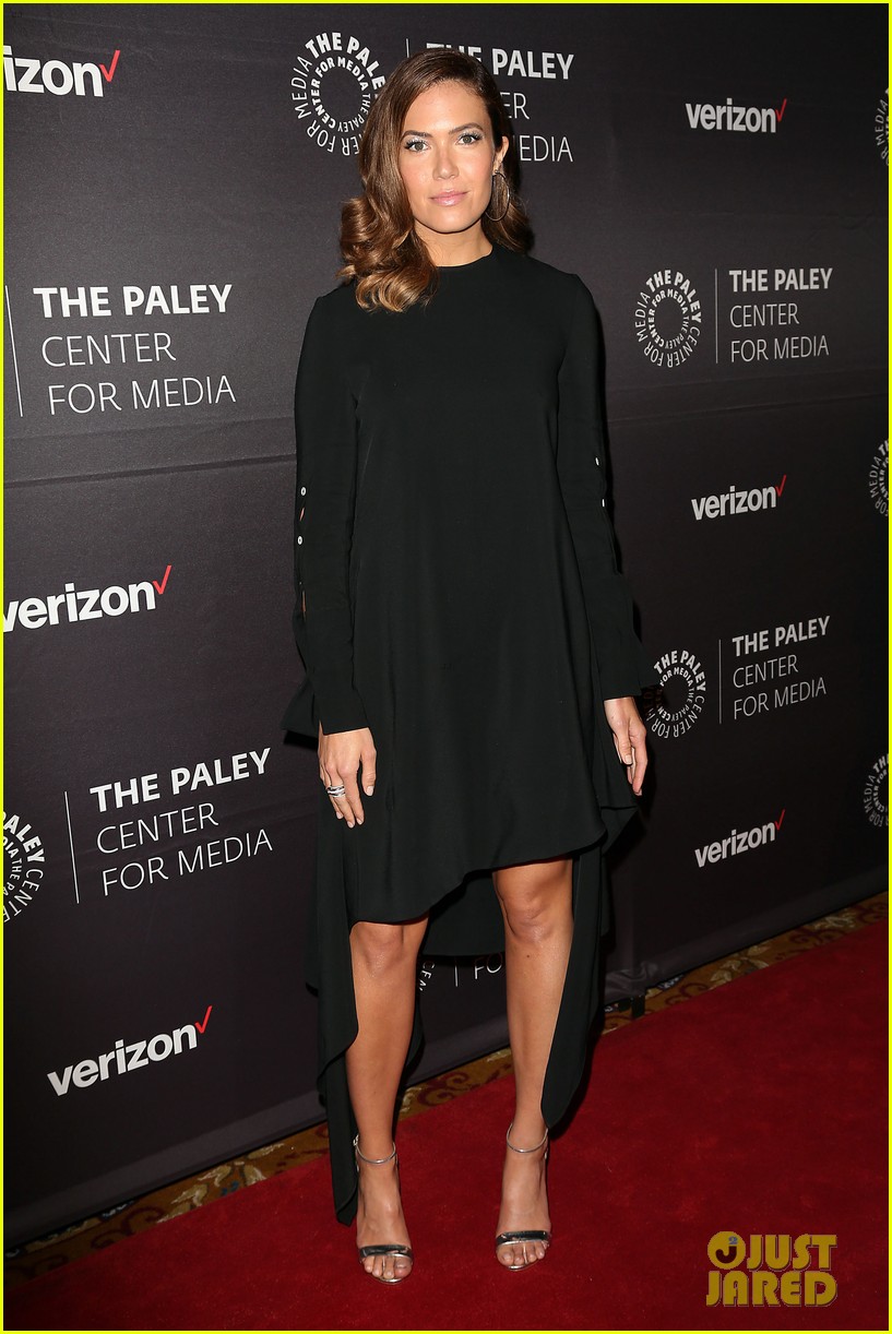 mandy moore connie britton paley honors 20