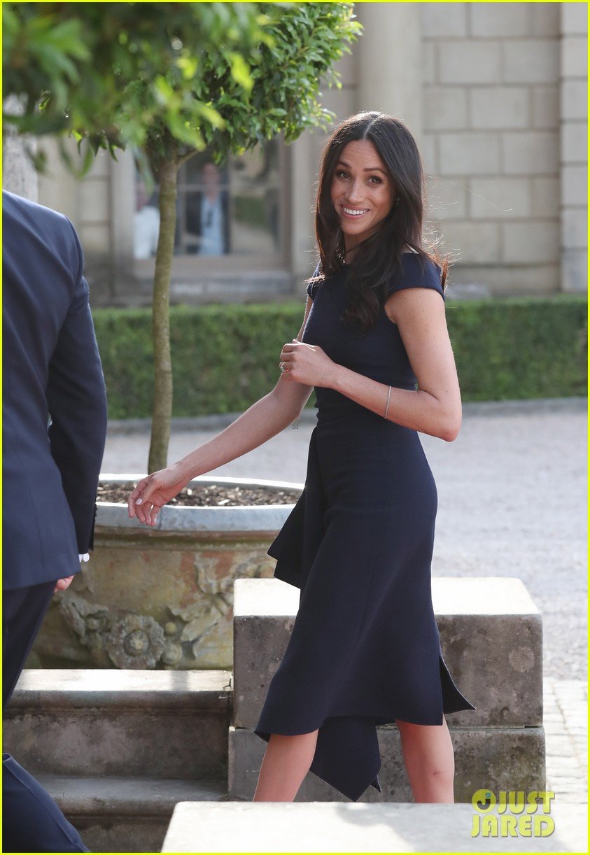 Meghan Markle & Mom Doria Arrive at Cliveden House Hotel Photo 4085759(02)