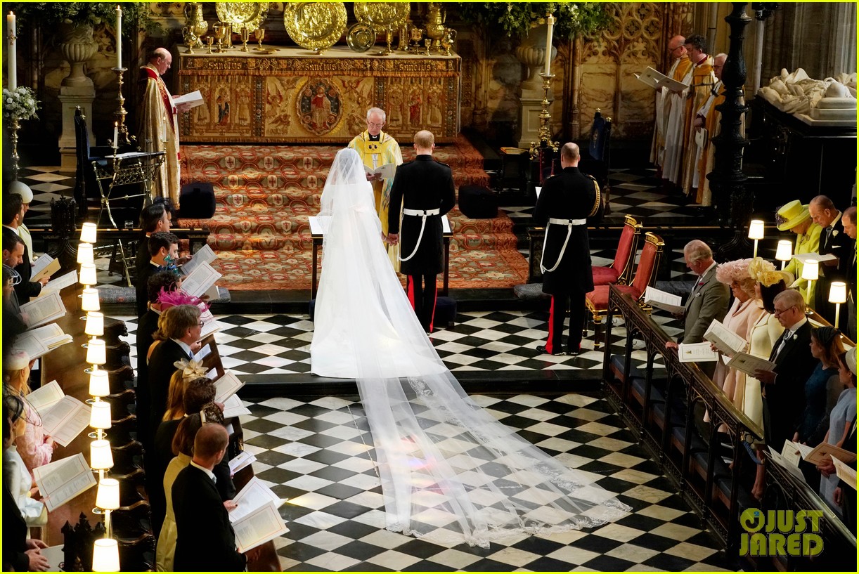 prince harry meghan markle married royal wedding 024086372