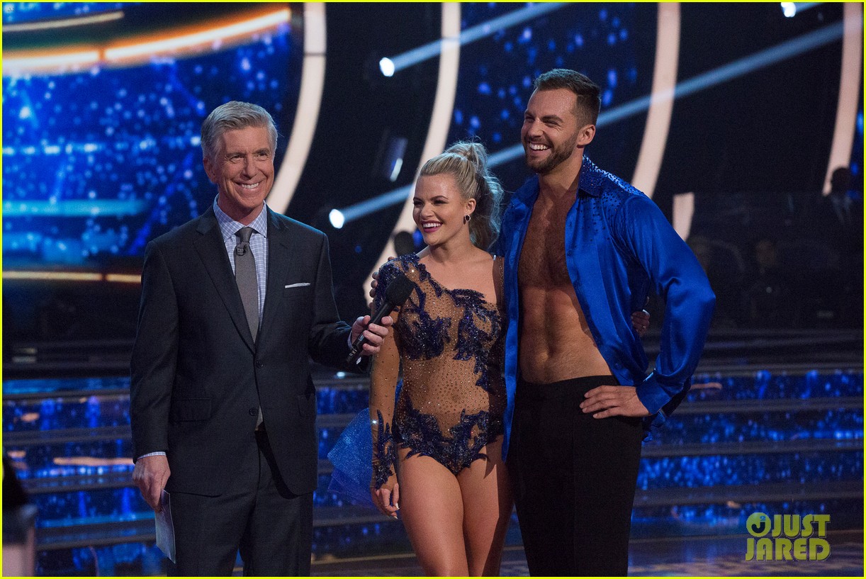chris mazdzer goes shirtless in first dwts performance 034074995