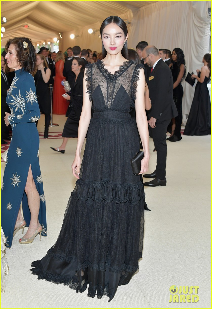 Riley Keough & Sasha Lane Are Met Gala Gorgeous!: Photo 4079109 | 2018 Met  Gala, Fei Fei Sun, Met Gala, Riley Keough, Sasha Lane, Tory Burch Photos |  Just Jared: Entertainment News