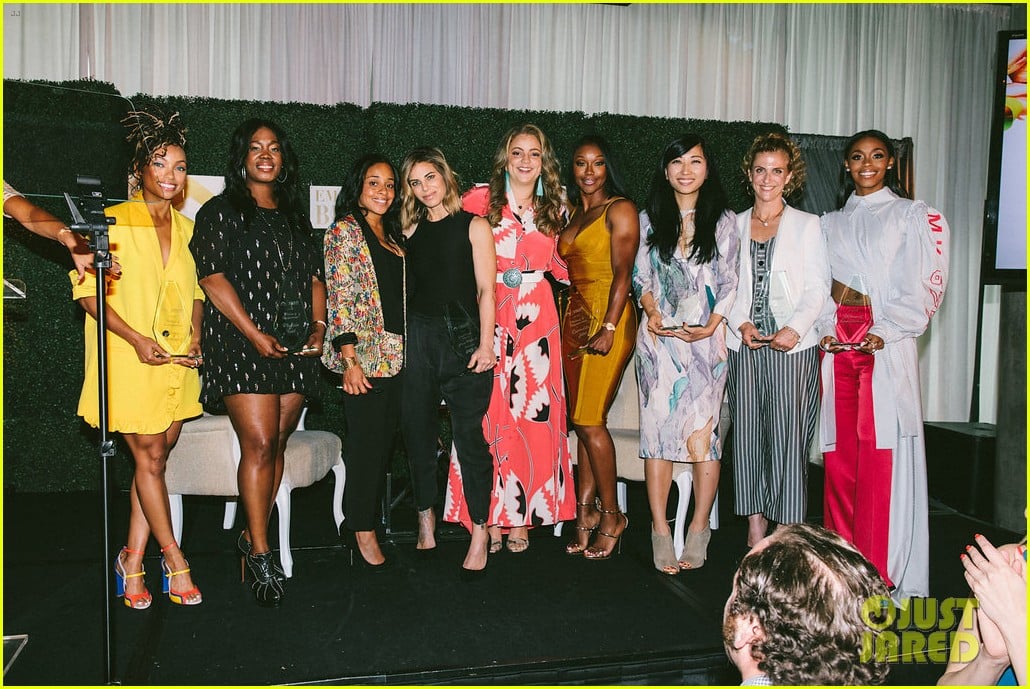 gina rodriguez and sophia bush share a hug at ciroc empowered womens brunch 084090149