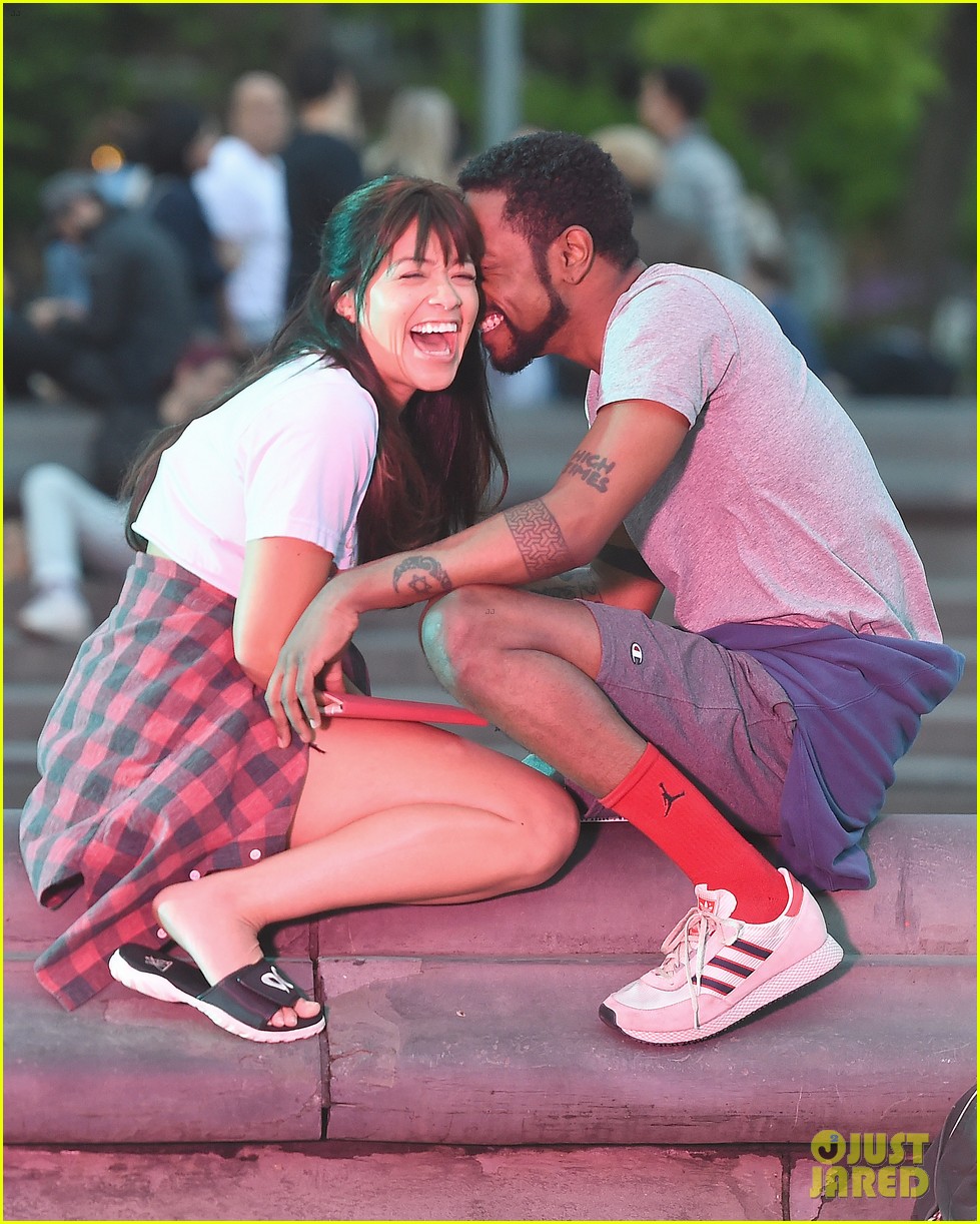Gina Rodriguez & Lakeith Stanfield Have the Most Adorable Moment While