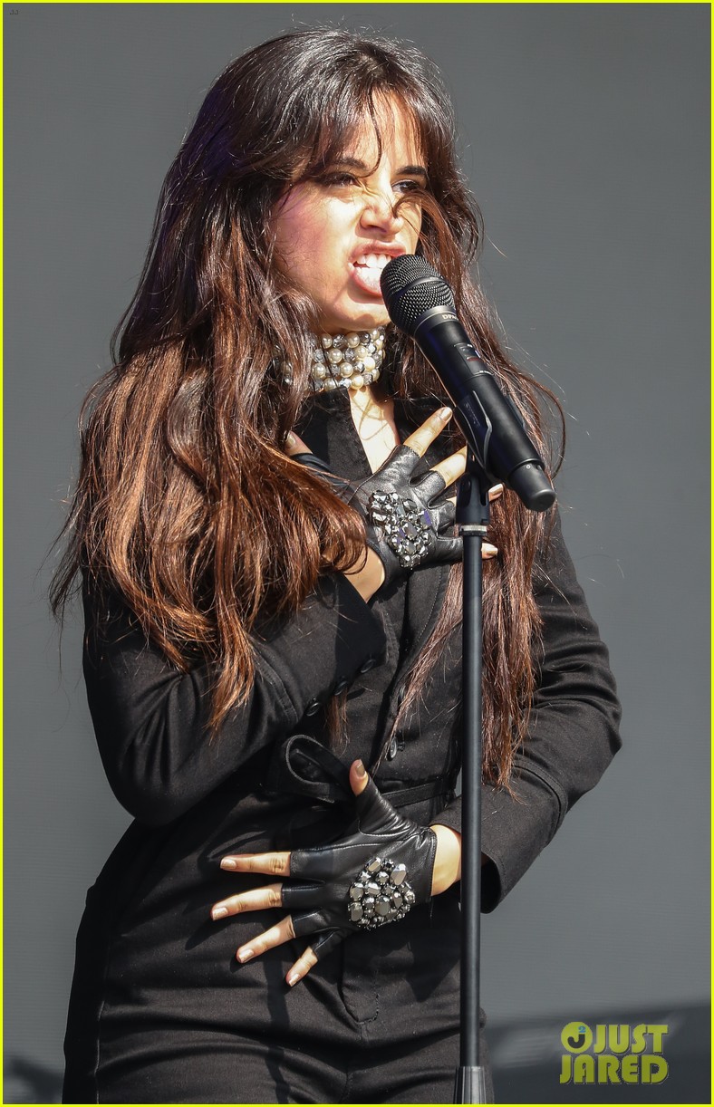 Taylor Swift, Shawn Mendes & Camila Cabello Heat Up Biggest Weekend