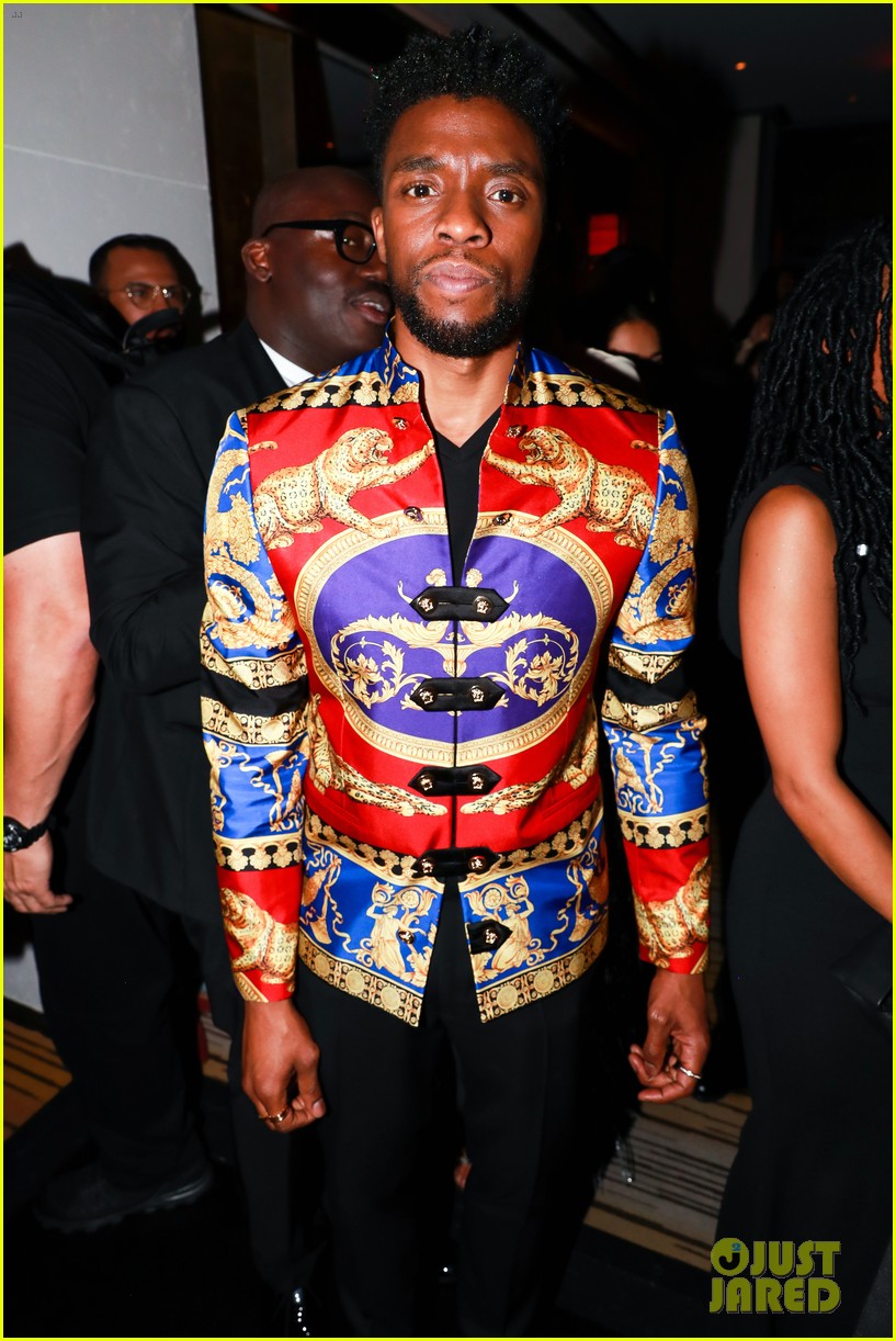 justin theroux chadwick boseman keep it cool at versace met gala 2018 after party 174079439