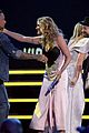 lauren alaina and kane brown win collaborative video of the year at cmt music awards 2018 31