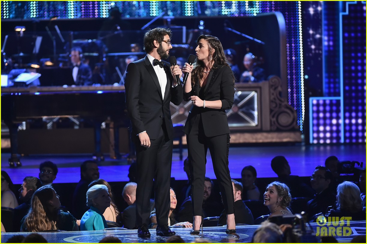 Sara Bareilles & Josh Groban Sing a Song for the Losers During Tony(00)