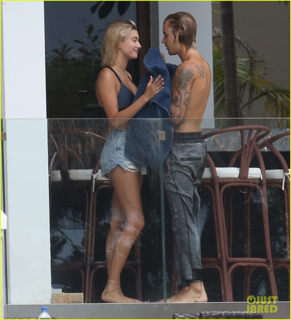 justin bieber gets cozy in miami with hailey baldwin 284099634