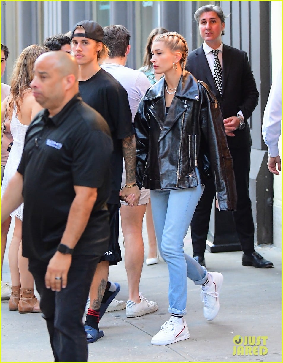 Justin Bieber Hailey Baldwin Hold Hands After A Dinner Date Photo
