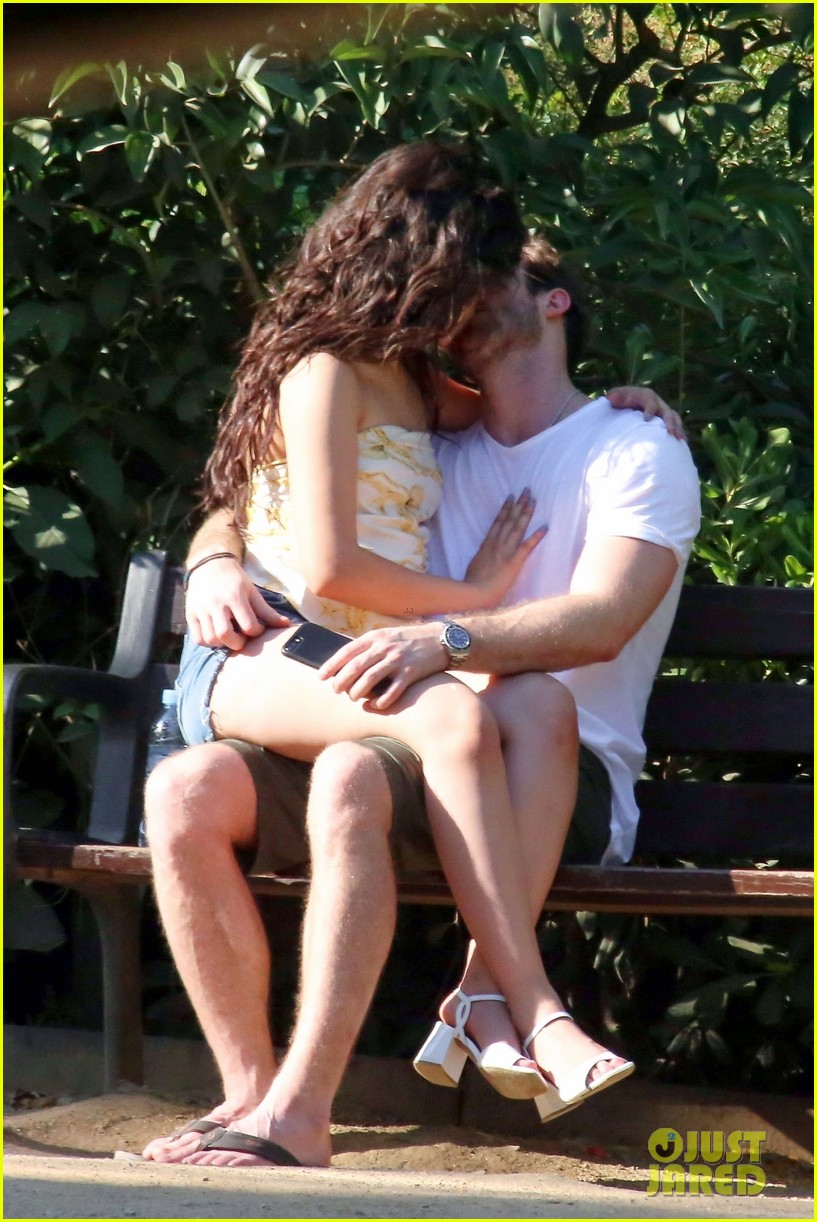 camila cabello and boyfriend matthew hussey share a kiss in barcelona 024108229