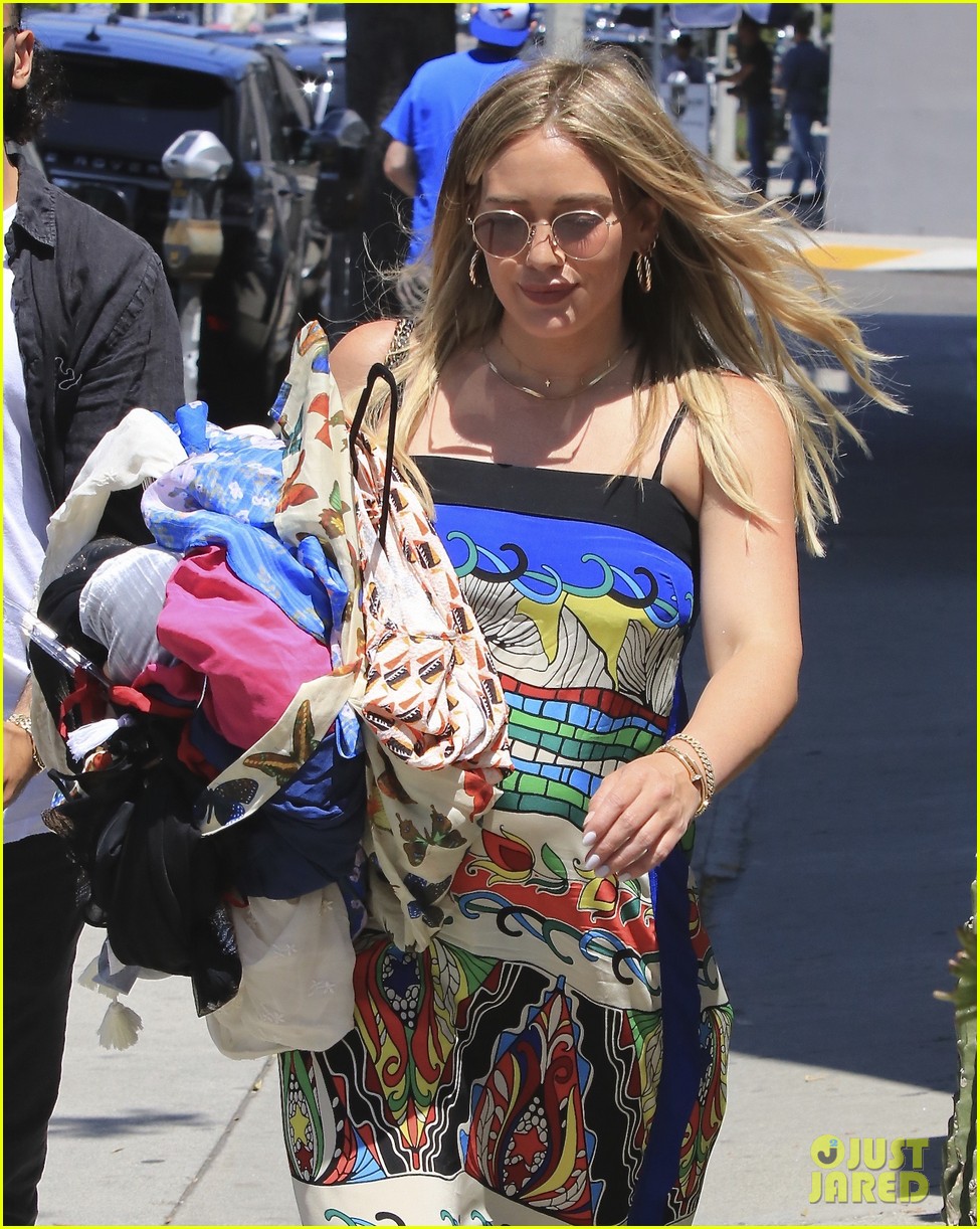 hilary duff dresses her baby bump in colorful dress 014108800