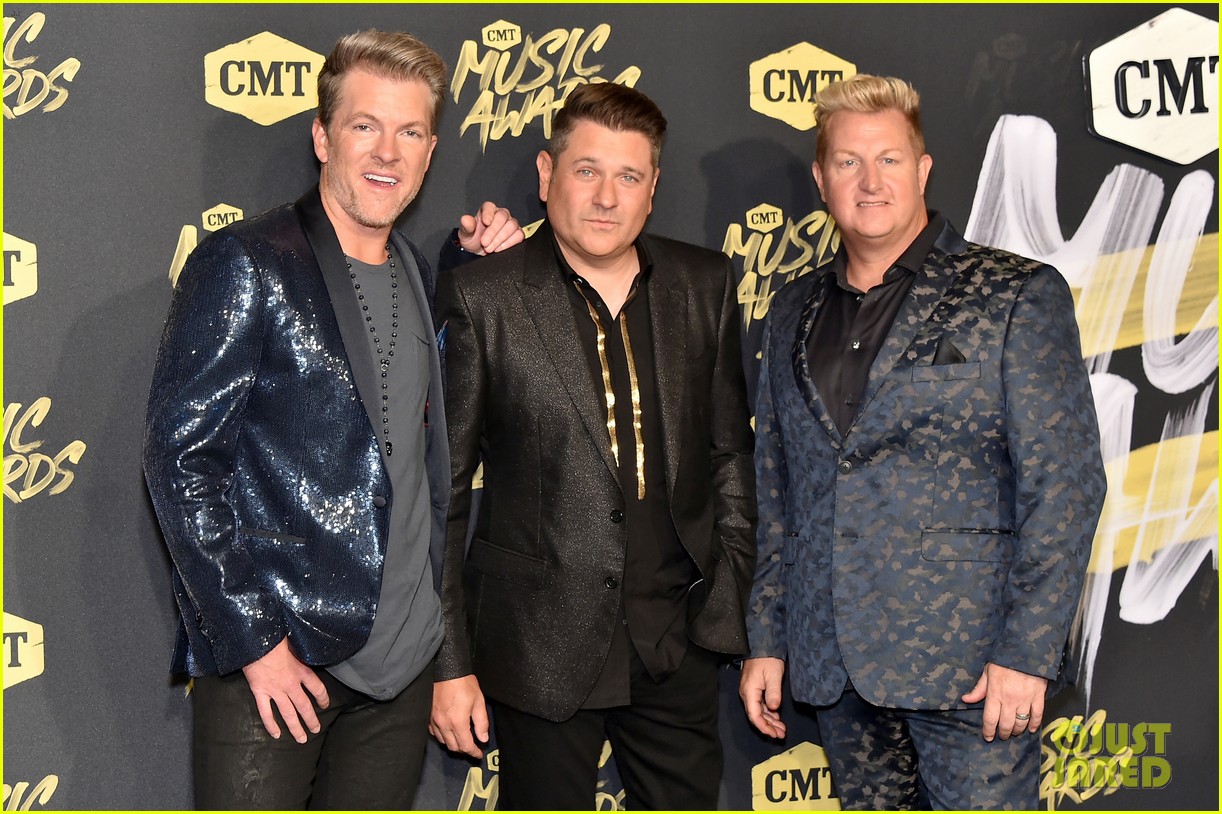 rascal flatts suit up for cmt music awards 2018 054096438