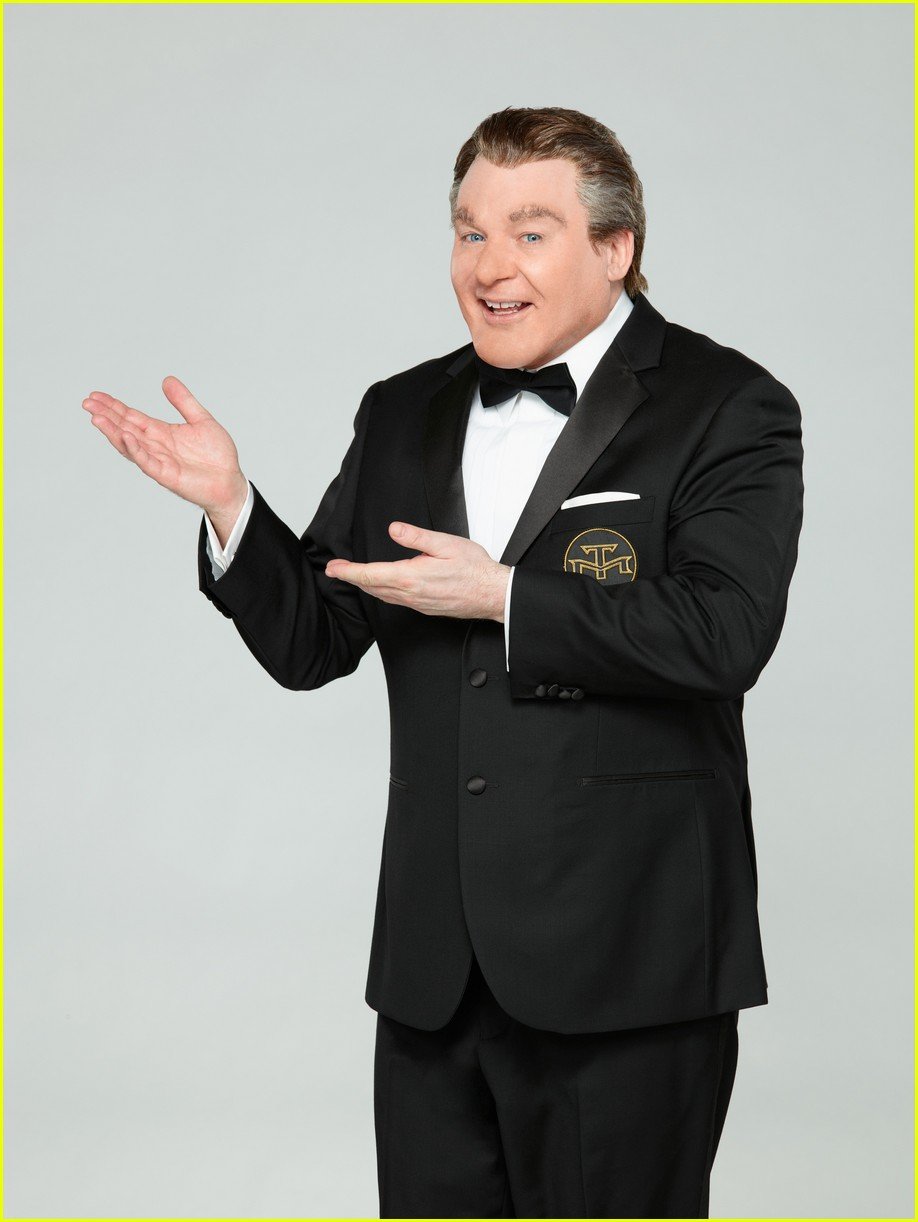 'The Gong Show' 2018 Host Tommy Maitland Is Really Mike Myers! Photo